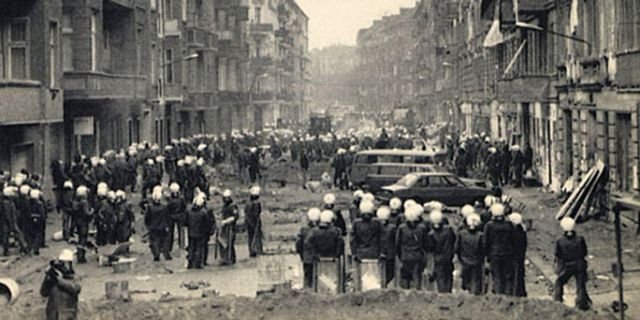 Besetzte Häuser Mainzer Straße - Straßenschlacht 3